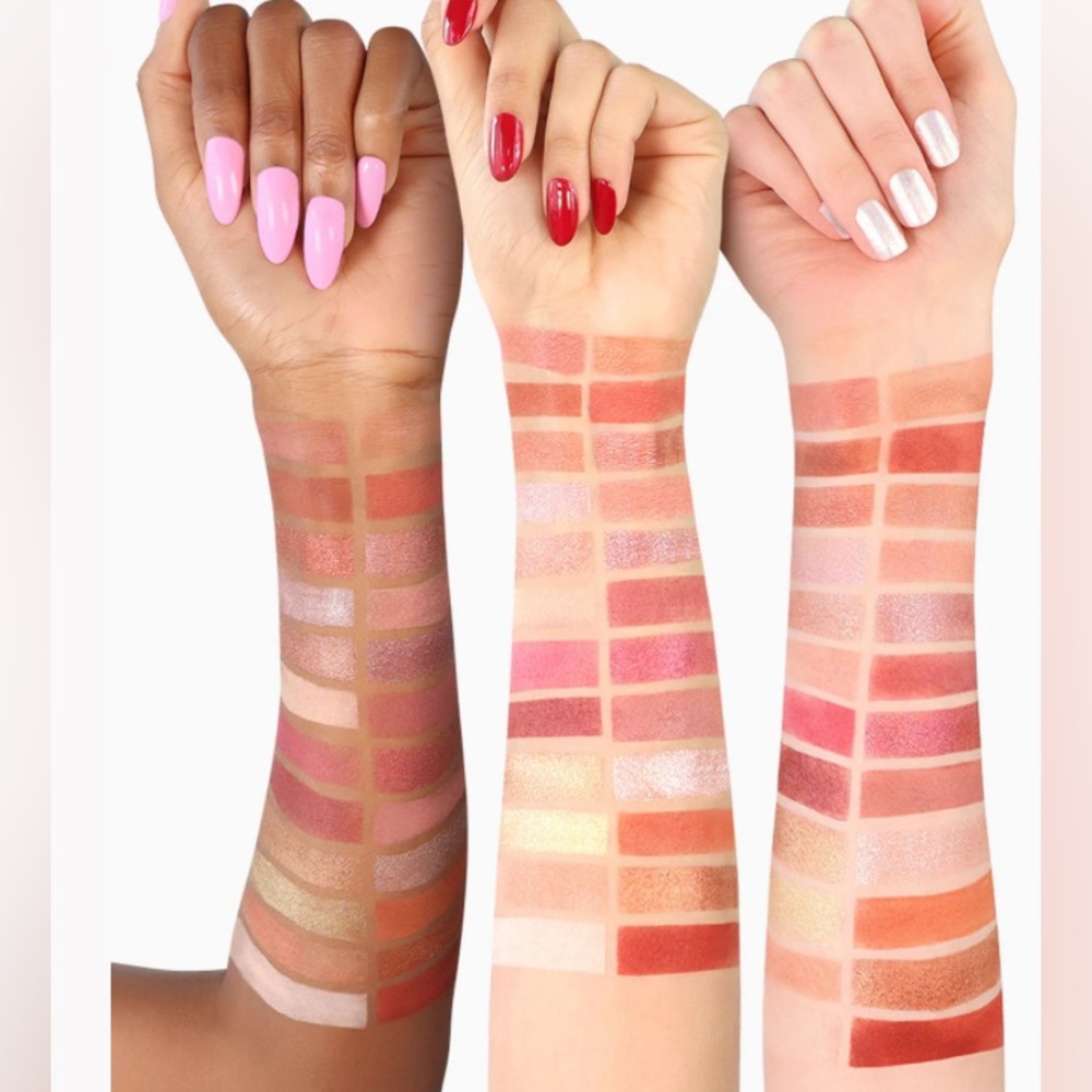 CIATÉ LONDON
I Am Woman 24 Shade Eyeshadow Palette V2 - Picture 2 of 11